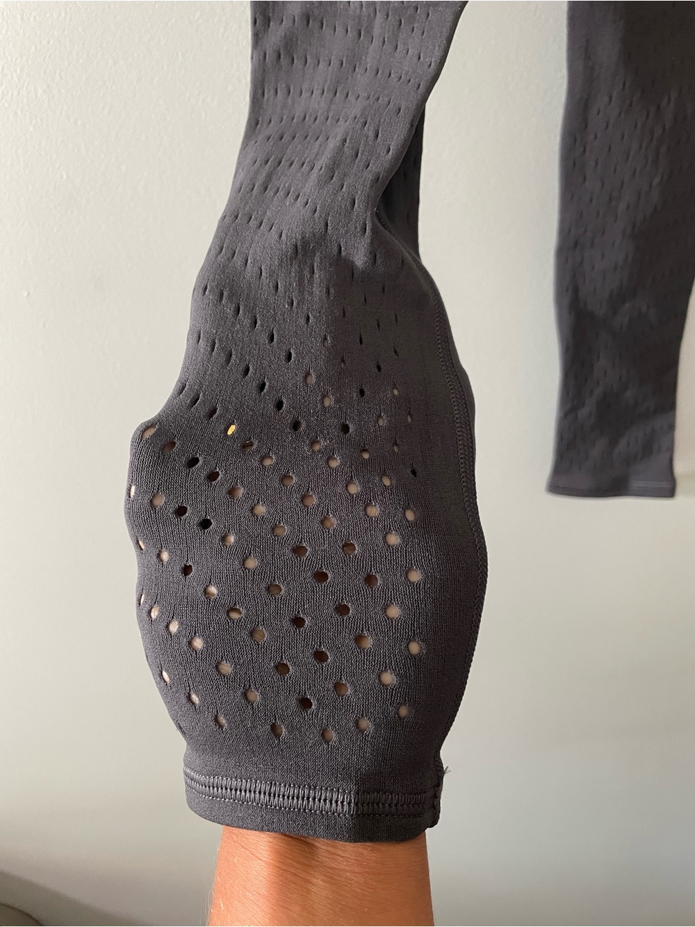 Lululemon Reveal 7/8 Tight *Vortex 25"
Blue Tied - Picture 5 of 11